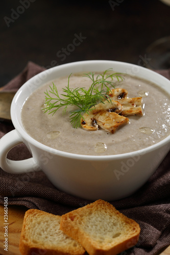 White mushrooms soup