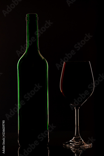 Weinflasche und Weinglas
