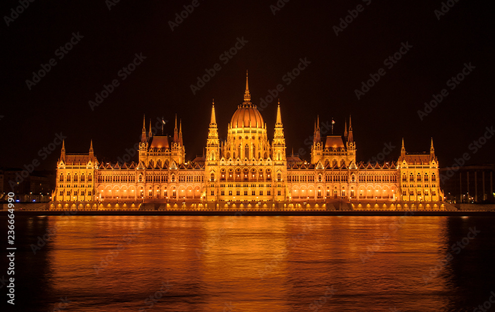 parliament of hungary in budapest