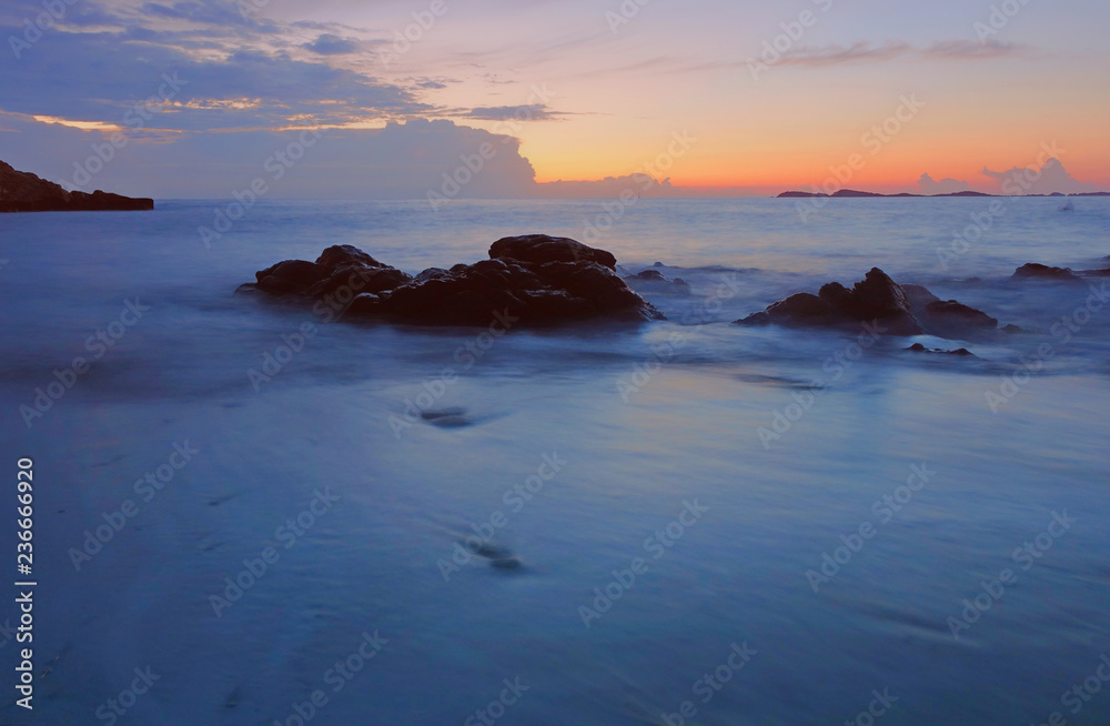 Fototapeta premium sunset over the sea