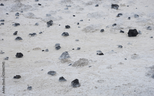 Lava-Stein-Textur im milchig blauen Wasser an der blauen Lagune - Island 