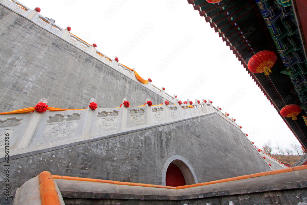 Obraz premium Chinese rock railings and grey wall