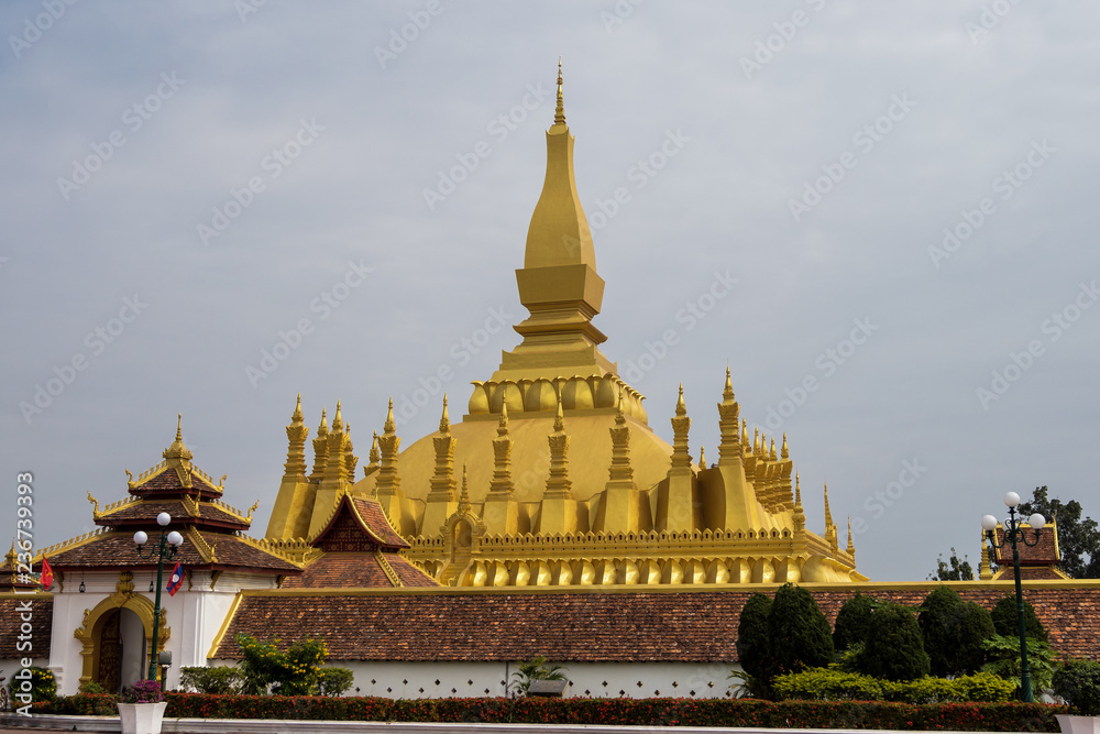 Obraz premium Laos - Vientiane - Pha That Luang (Buddhistischer Tempel)
