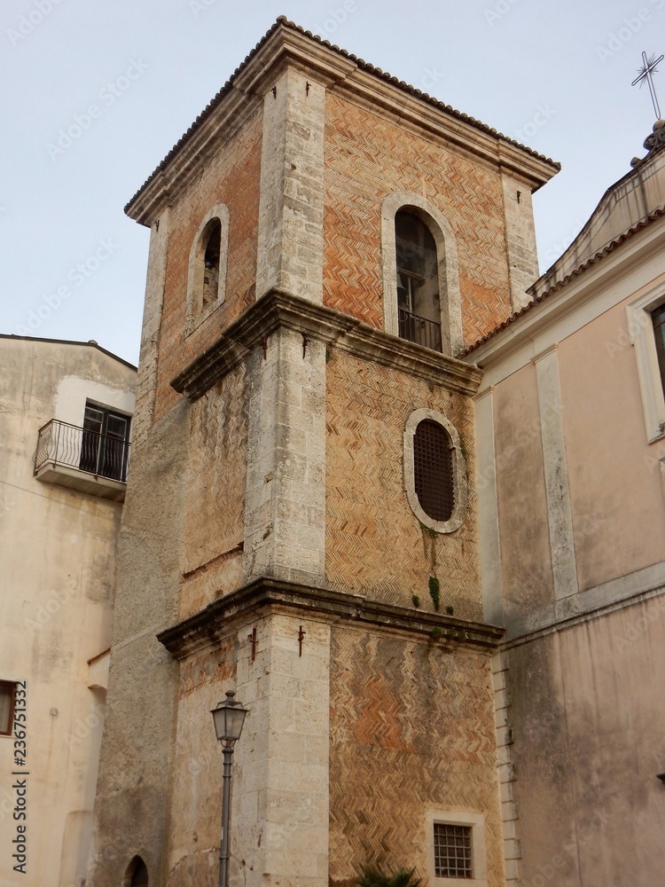 Isernia - Campanile della chiesa di Santa Chiara