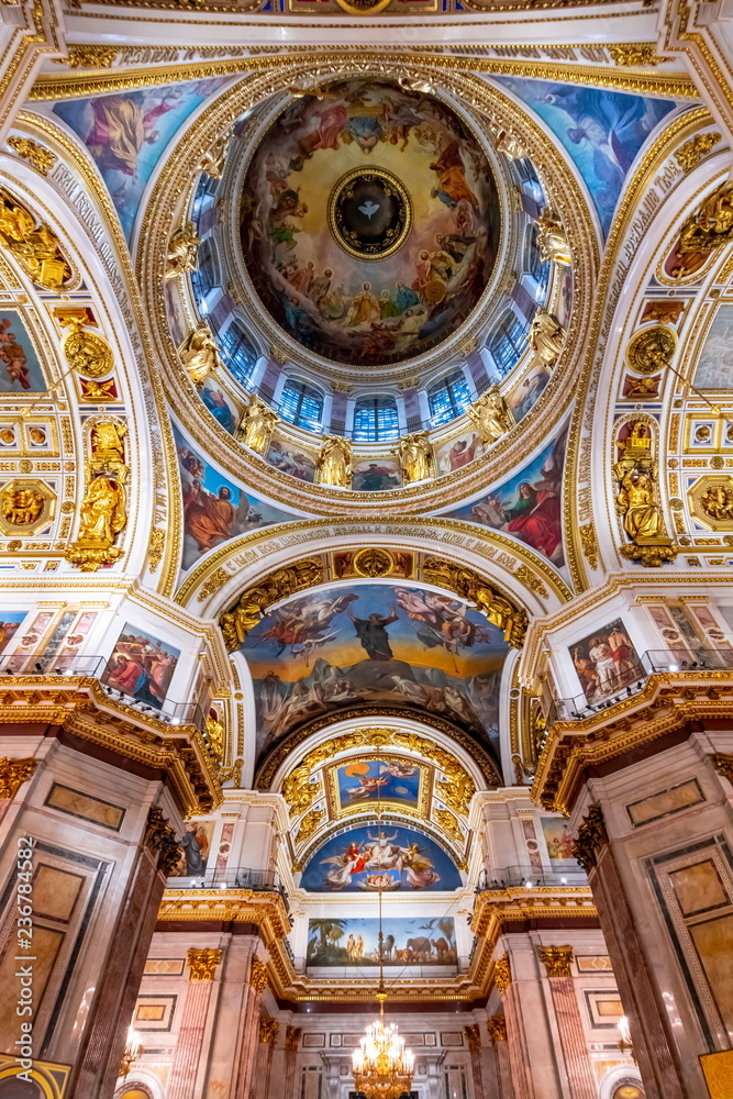 Fototapeta premium St. Isaac's Cathedral interiors, Saint Petersburg, Russia