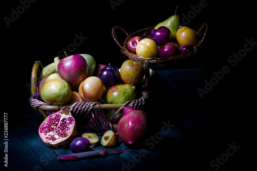 Cibo - frutta - estate - rosso - melagrana - pera