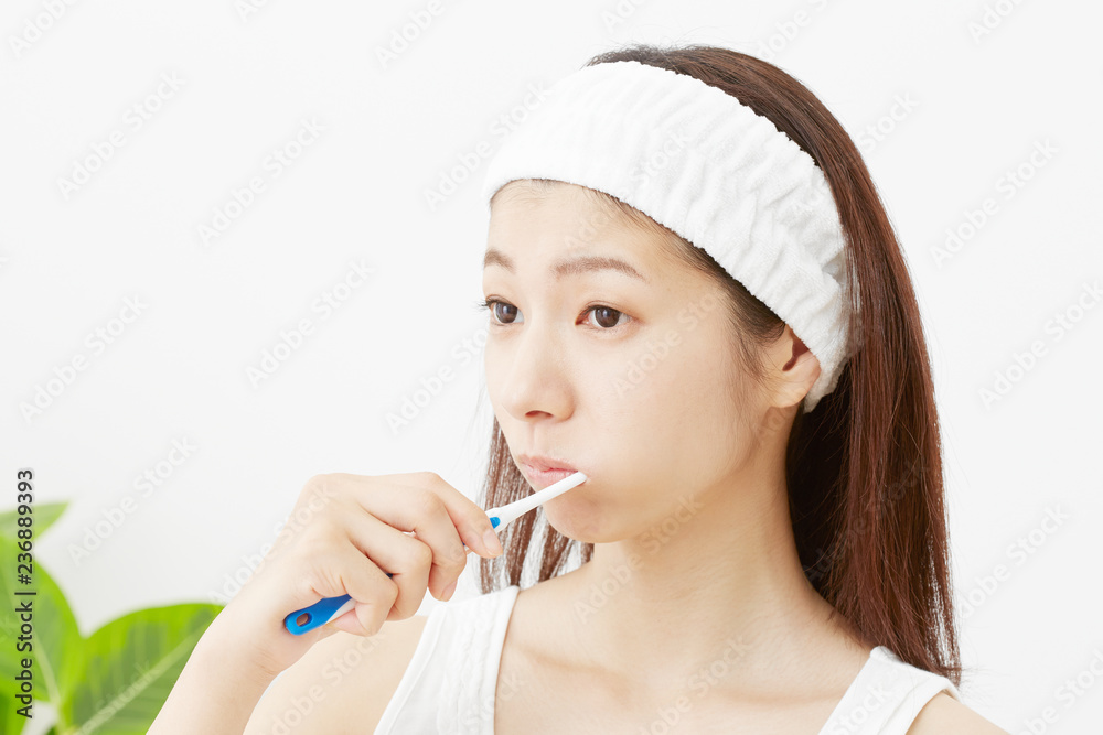 女性 歯磨き 女性 歯磨き