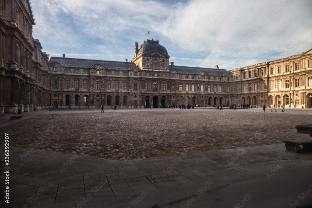 Cour carrée du Louvre Paris