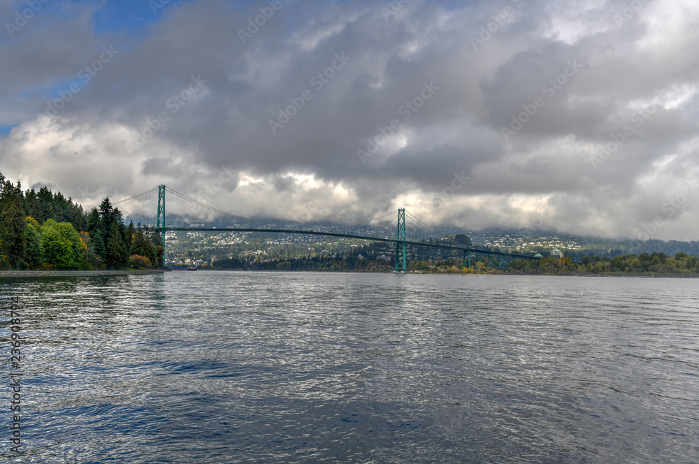 Fototapeta premium Lions Gate Bridge - Vancouver, Canada