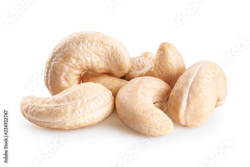 Cuadro en lienzo Cashew nuts isolated on white background.