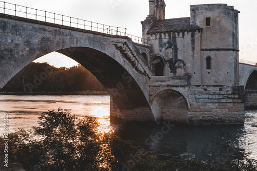Alte Brücke im Sonnenuntergang © Tim