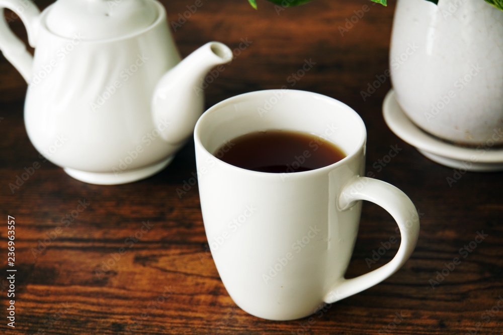 紅茶とティーポット