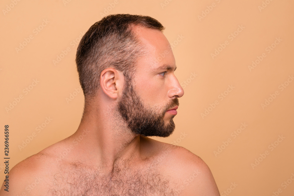 Obraz premium Profile side view of nice confident content bearded attractive h