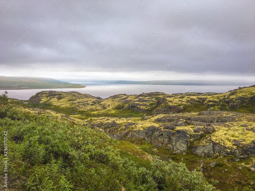 Obraz premium Lake in tundra< in northern Russia