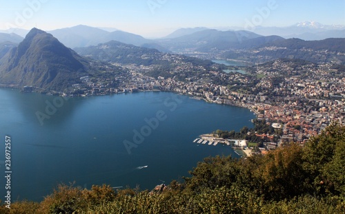 Blick auf Lugano mit Monte San Salvatore
