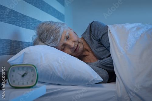 Obraz na płótnie Senior woman sleeping