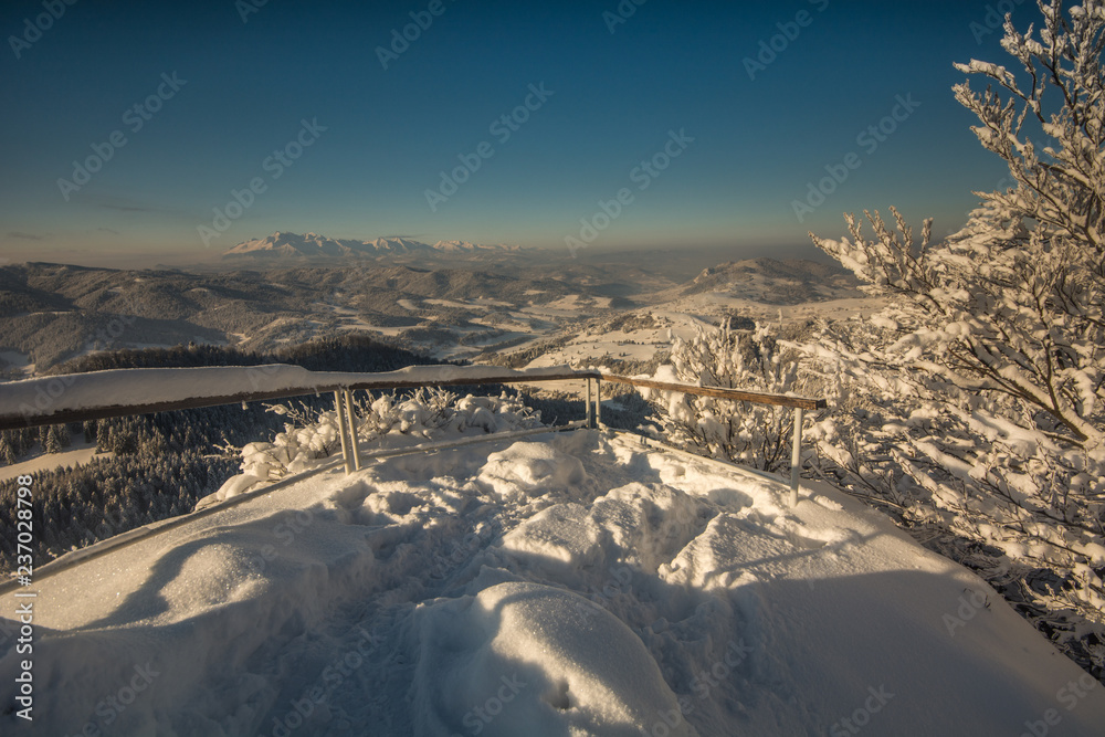 Zima w Pieninach,widok z Wysokiej na Tatry.