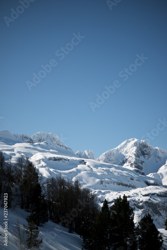 Winter in Pyrenees © WINDCOLORS