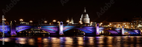 Photography London at night