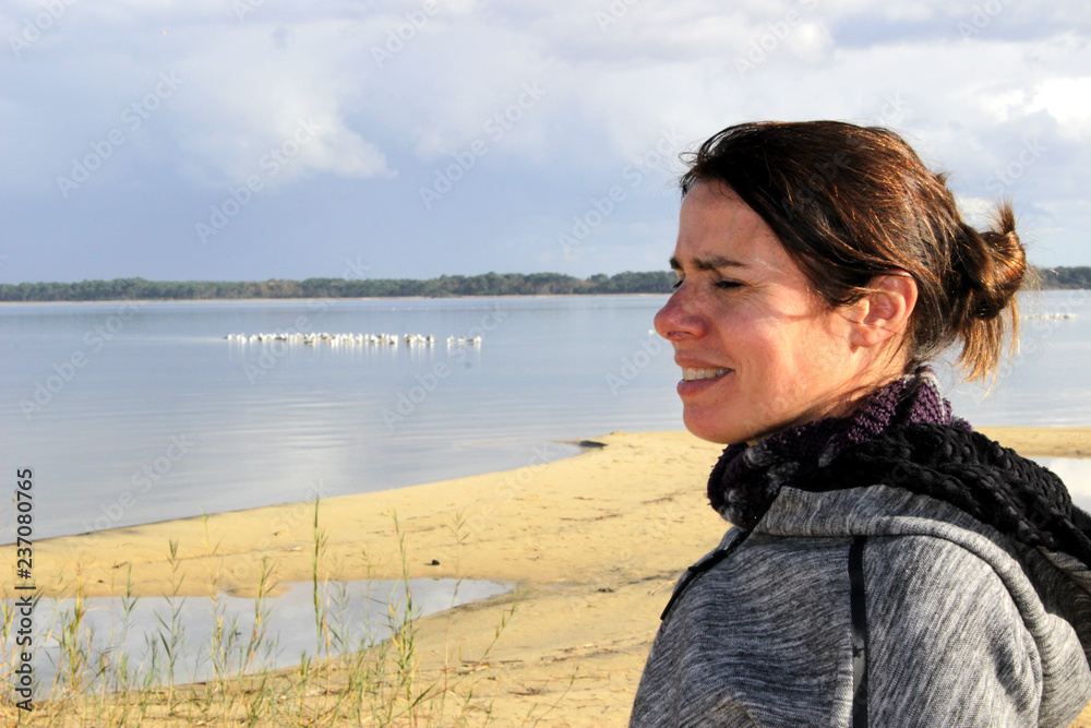 Portrait de femme à la mer