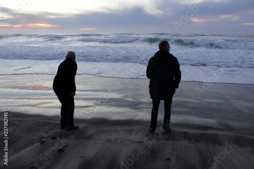 Silhouettes sur la Plage photo