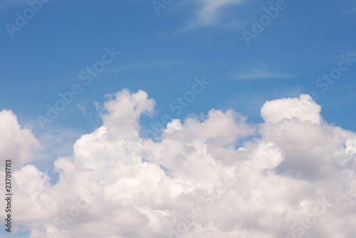 Fototapeta Naklejka Na Ścianę i Meble -  cloud and blue sky background