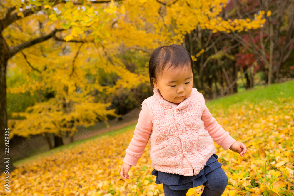 お散歩する子供