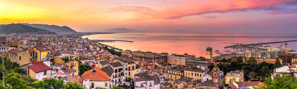 Panorama di Salerno all'alba