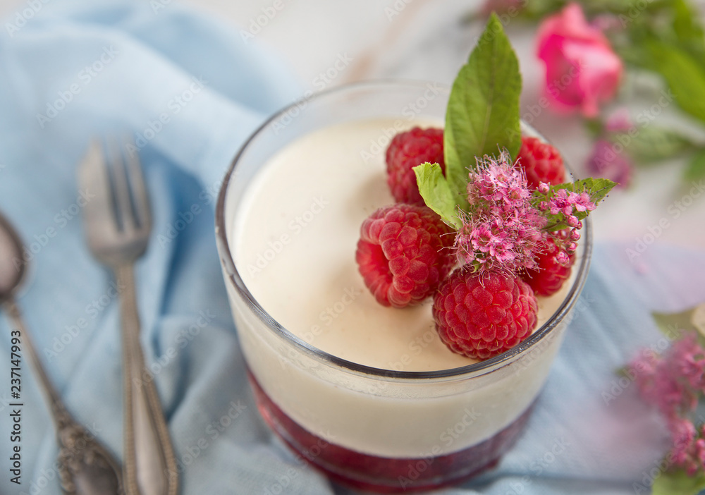 Raspberry dessert, cheesecake Raspberry dessert, cheesecake