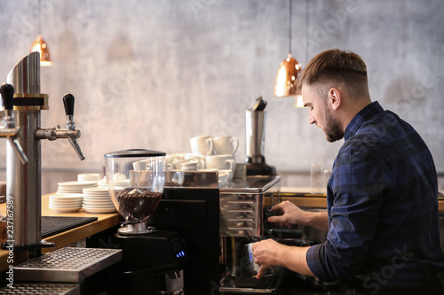 Barista preparing fresh aro...
