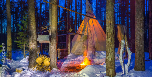 Nomadic peoples. Tipi. Dwel...