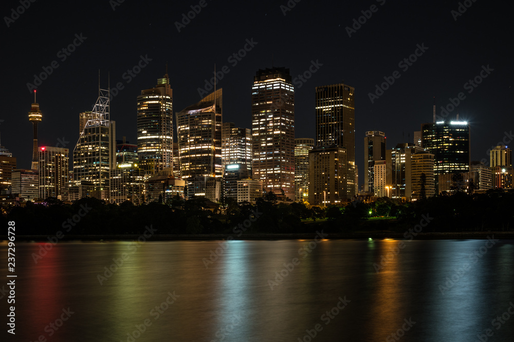 Obraz premium Sydney City at night seen from Farm Cove