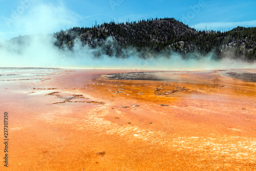Landscape view of the Grand Prismatic Spring in Yellowstone National Park (Wyoming)