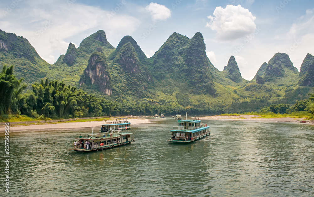 Cruise in the river Li between Guilin and Yangshuo. China.
