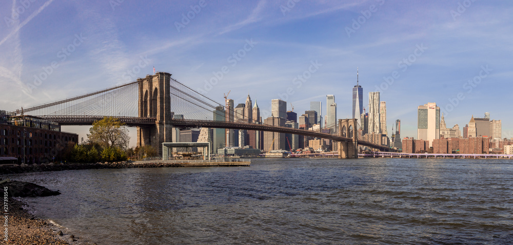 Vista de Manhattan y del Puente de Brooklyn desde Dumbo, Brooklyn.