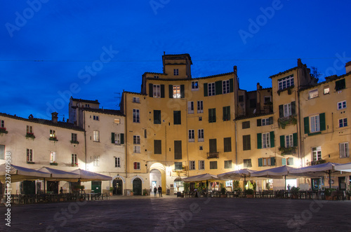 Lucca, piazza dell'Anfiteatro. © iliocontini