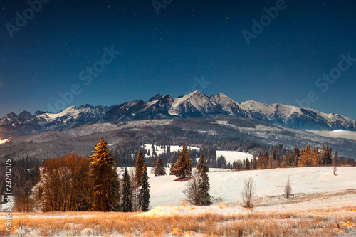 Fototapeta Naklejka Na Ścianę i Meble -  Winter mountains at night
