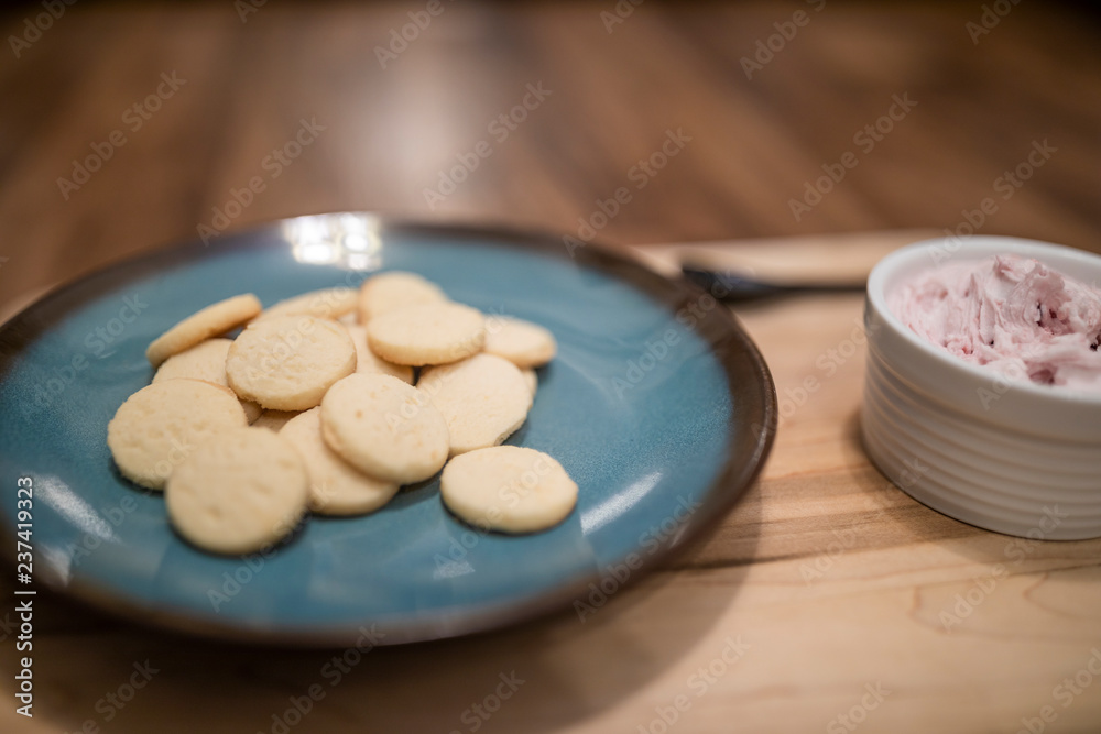 cookies on blue plate cookies on blue plate