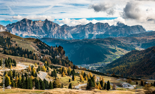 passo gardena - italia photo