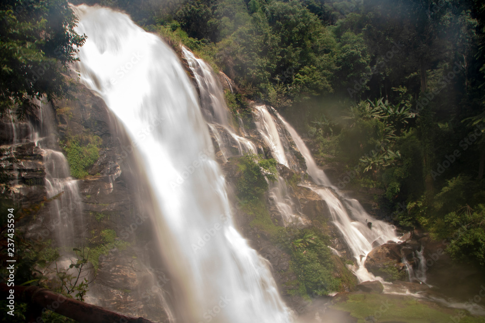 Fototapeta premium Wachiratan waterfall