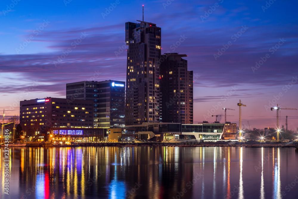 Obraz premium Nightscape Gdynia, Poland