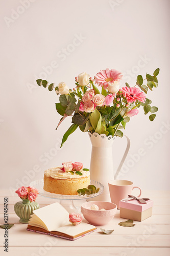 Wallpaper Mural naked cake with roses on white background Torontodigital.ca