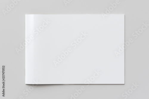Εκτύπωση καμβά Blank horizontal booklet cover