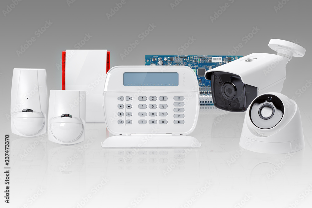Alarm domowy,  system ochrony CCTV - obrazy, fototapety, plakaty 