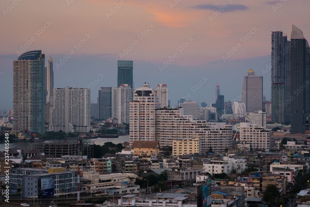Fototapeta premium The view of city landscape in Bangkok Thailand