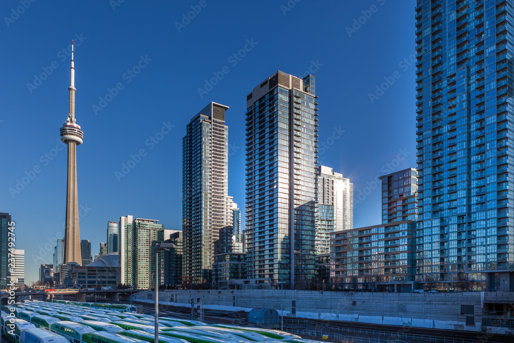 Obraz premium Toronto, Canada – December 4th 2018 tall apartment skyscrapers above Toronto under the blue skies