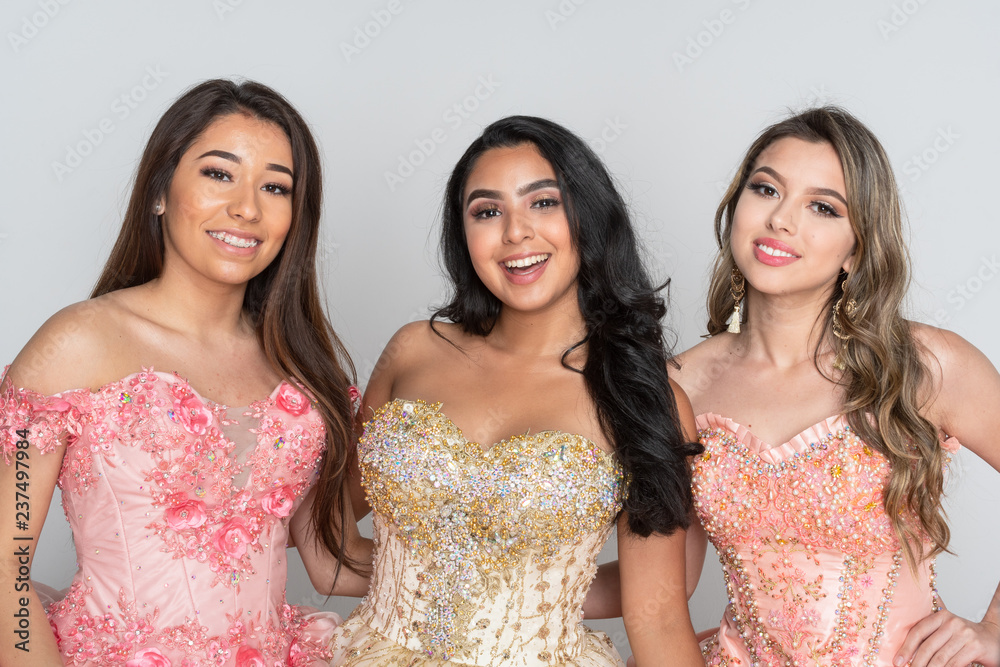 Teen Girls In Quinceanera Dresses Teen Girls In Quinceanera Dresses