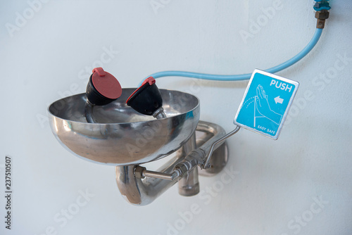 Emergency  Eye wash