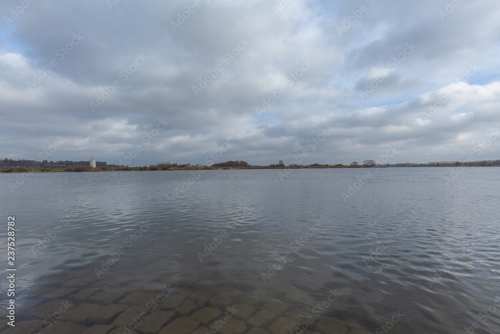 Ausblick auf Elbe Ausblick auf Elbe