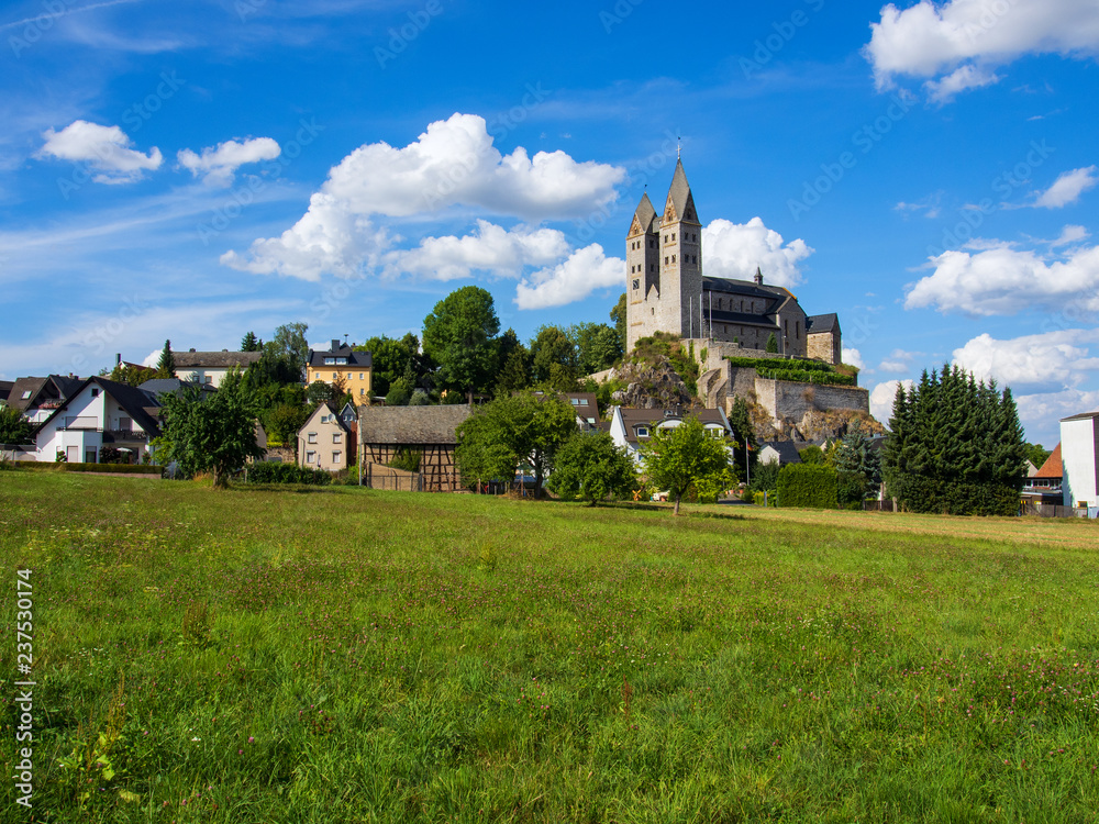 Die Lubentiuskirche in Dietkirchen an der Lahn Die Lubentiuskirche in Dietkirchen an der Lahn